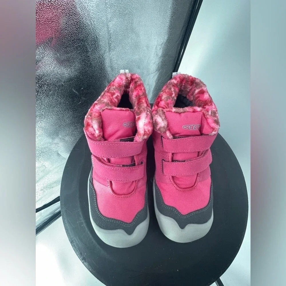 New Keen girls boots size 4‎ Kids pink and gray
